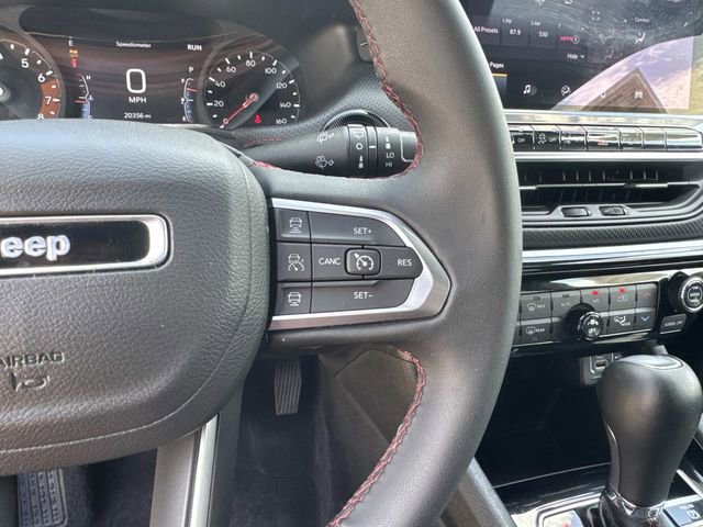 Used 2025 Jeep Compass Trailhawk AWD/4WD image 28