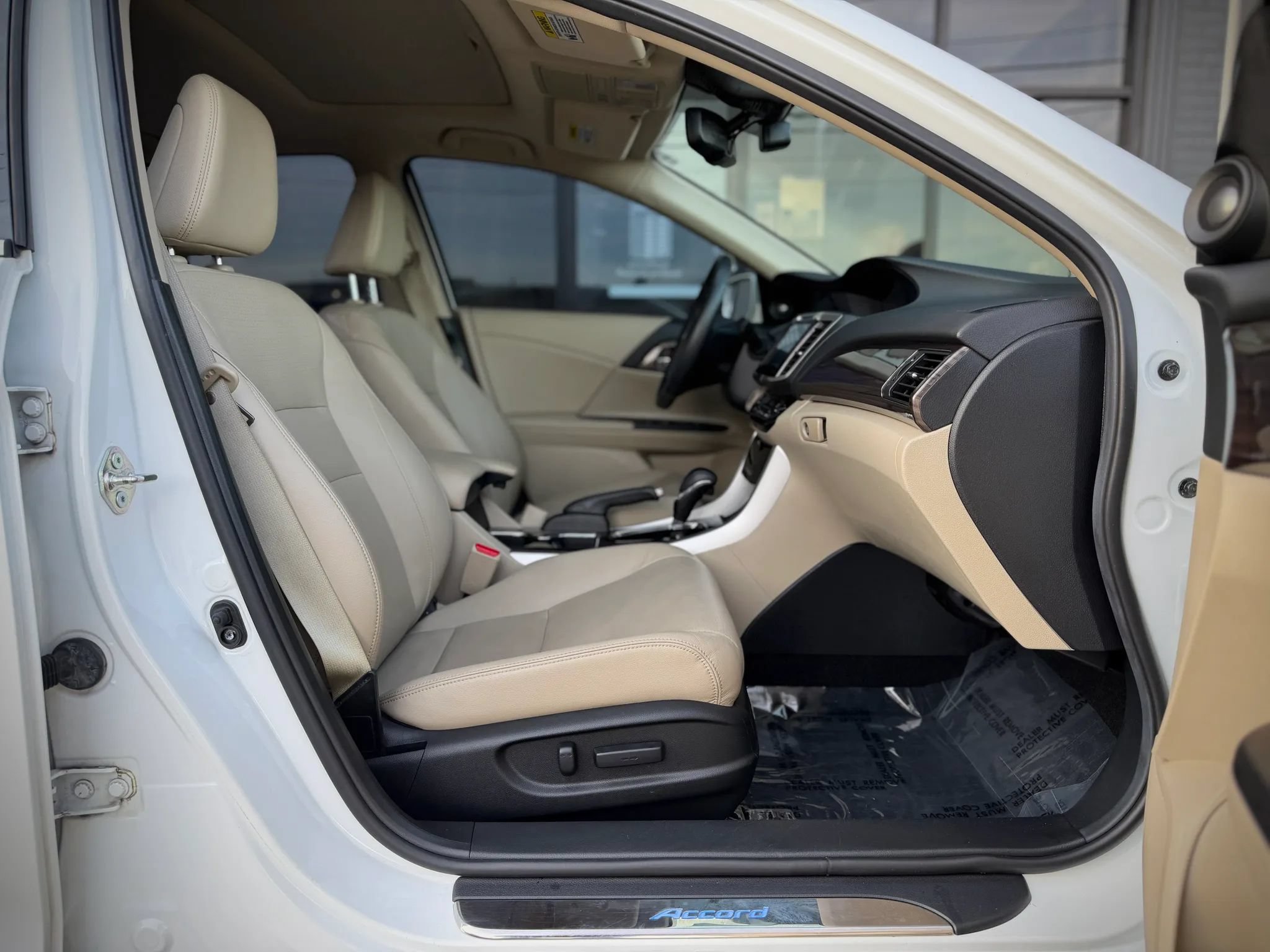 Used 2016 Honda Accord Touring image 22