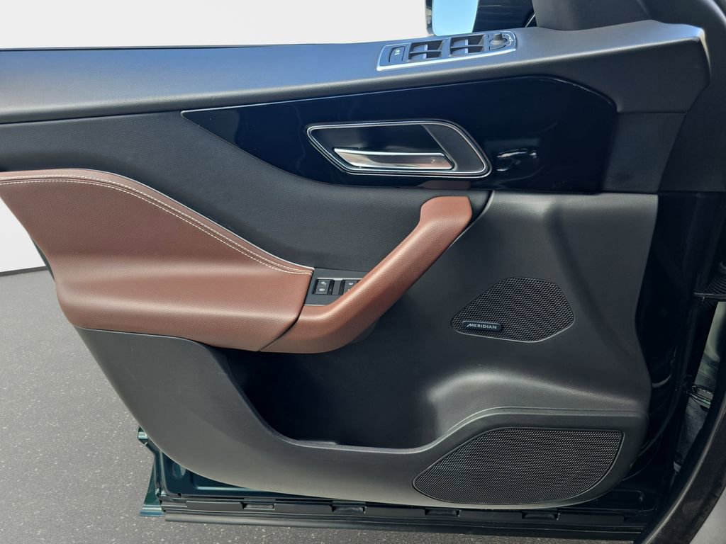 Used 2018 Jaguar F-PACE S image 30