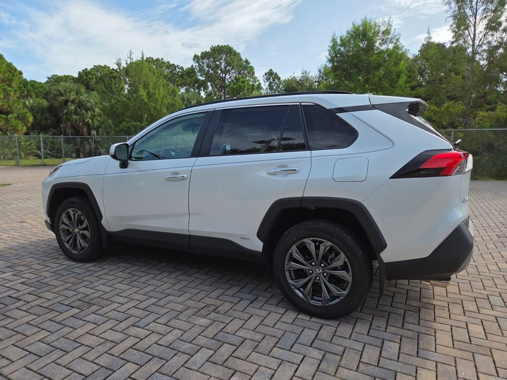 Used 2025 Toyota RAV4 Limited w/ Advanced Technology Package AWD/4WD image 9