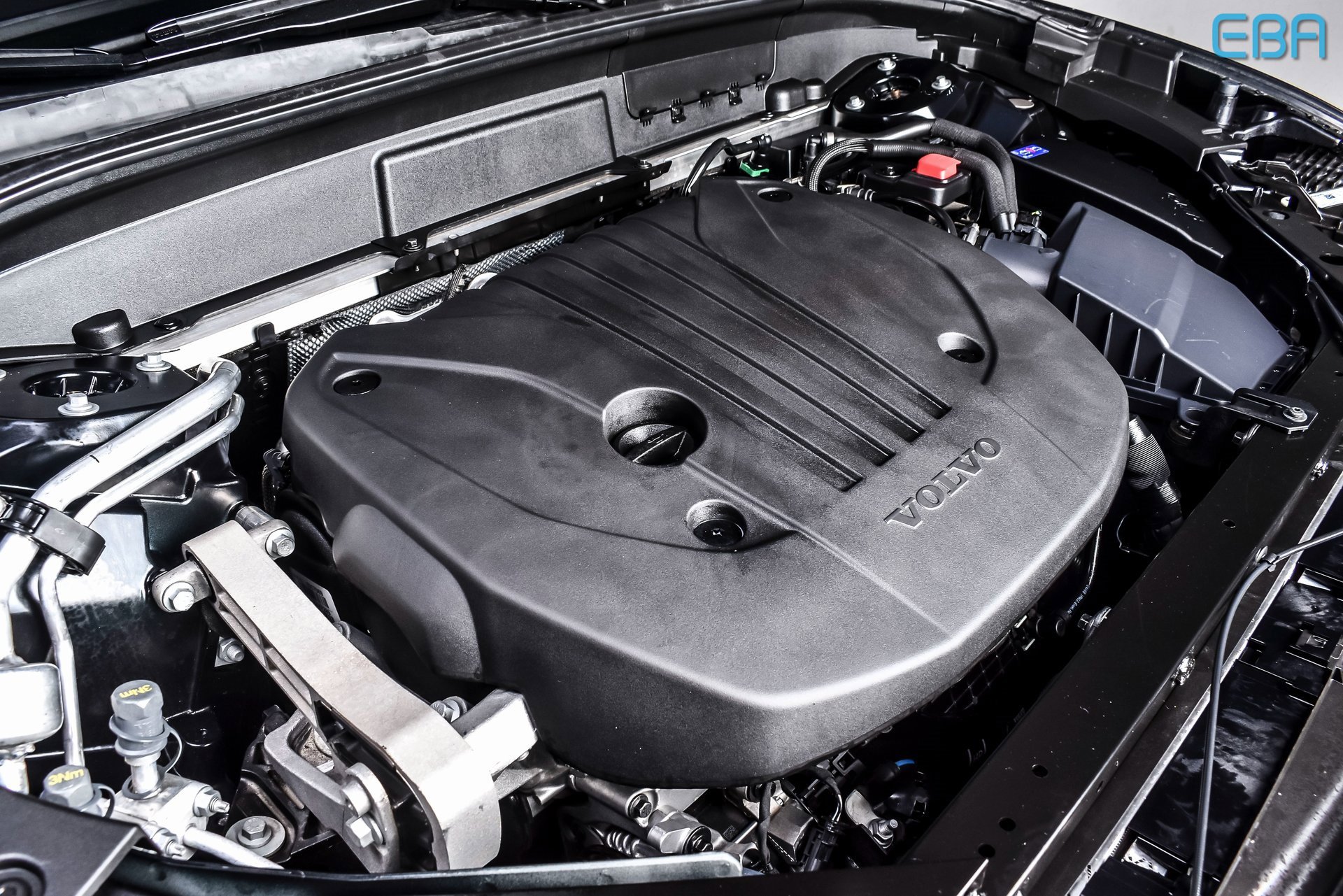 Used 2025 Volvo XC60 B5 Plus image 13