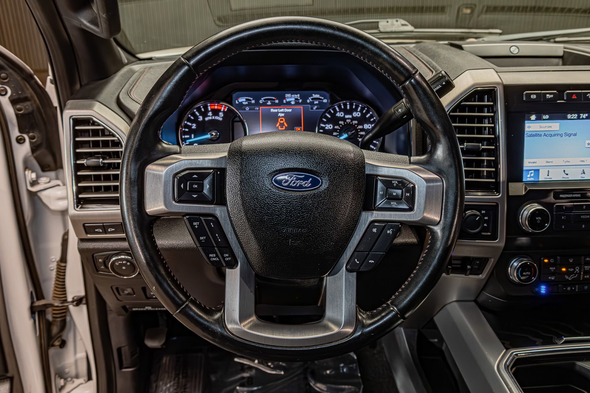 Used 2019 Ford F250 Platinum w/ Platinum Ultimate Package AWD/4WD image 18