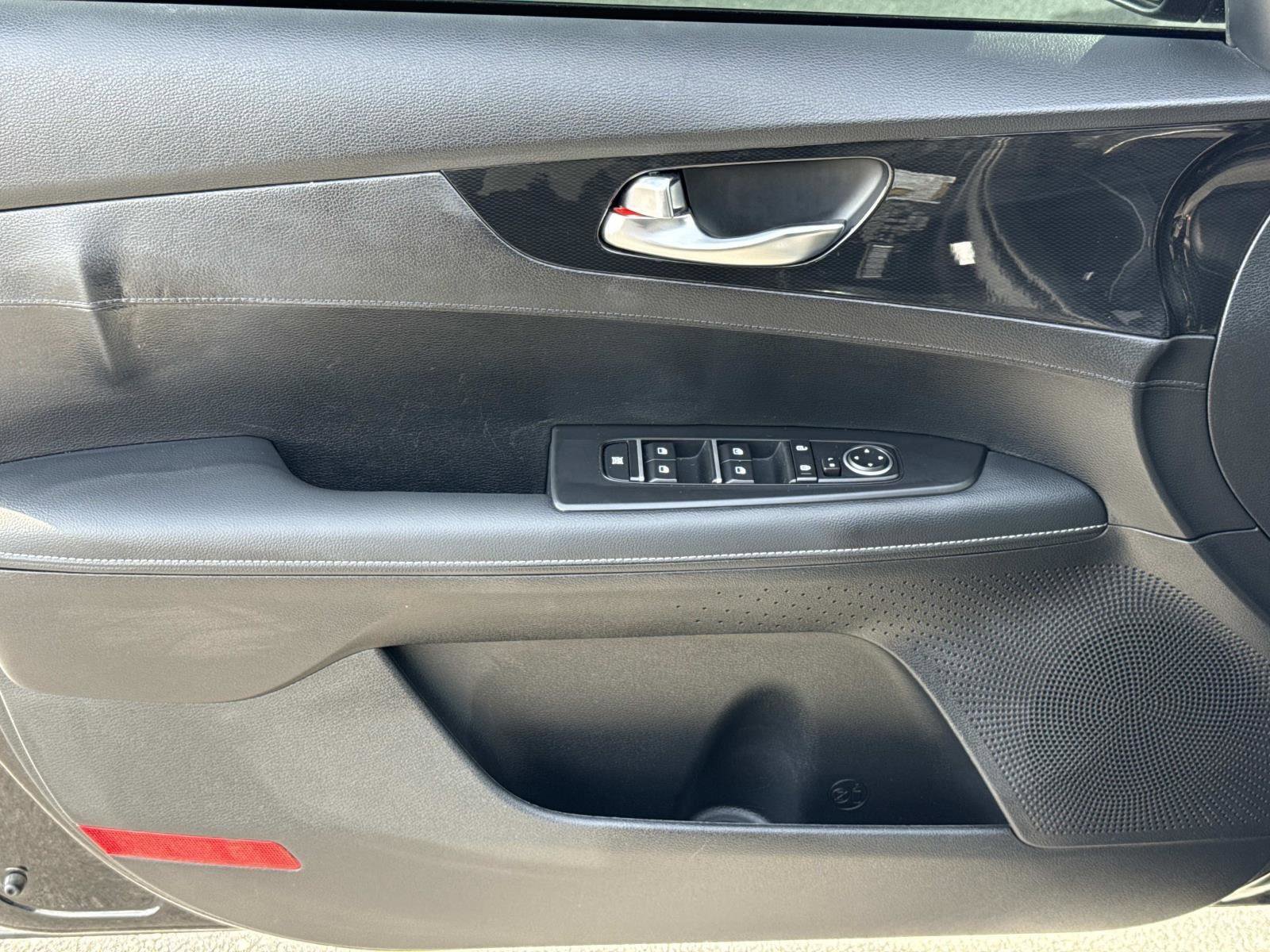 Used 2024 Kia Forte GT-Line image 16