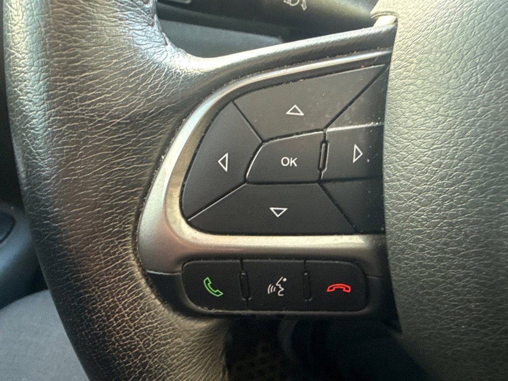 Used 2022 Jeep Renegade Limited w/ Sun, Sound & Wheels Group image 19