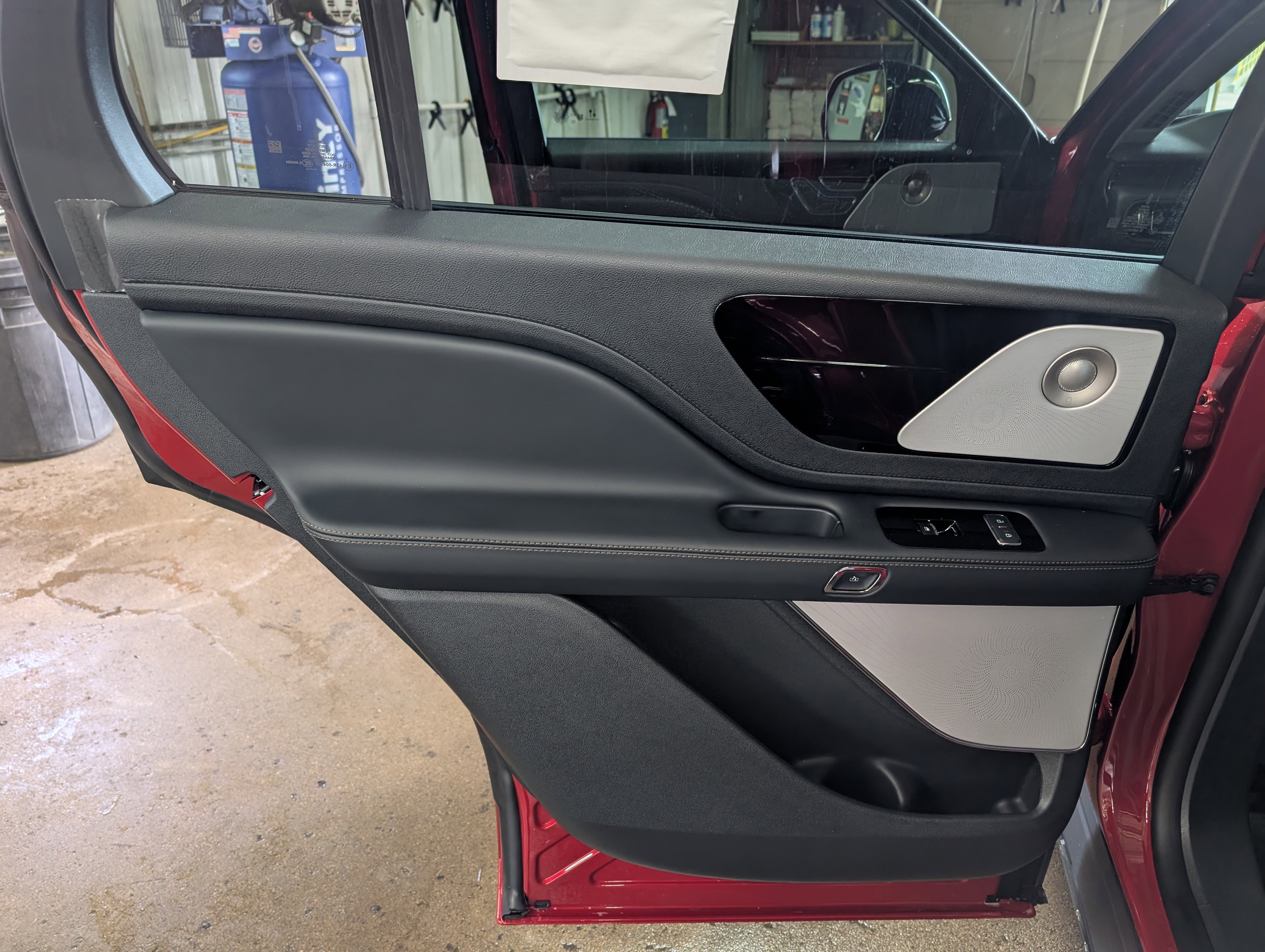 New 2025 Lincoln Aviator Reserve w/ Equipment Group 201A image 12