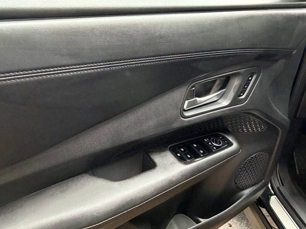 Certified 2024 Nissan Ariya FWD image 17