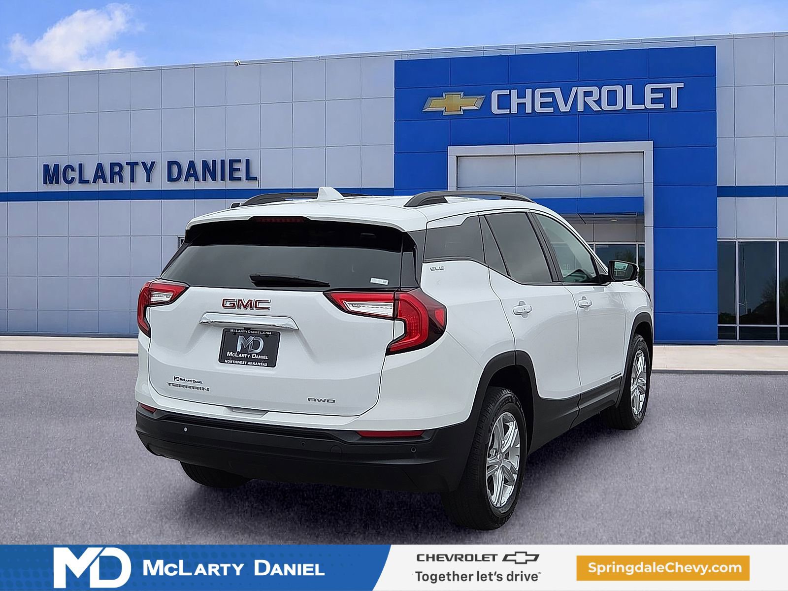 Certified 2023 GMC Terrain SLE w/ Driver Convenience Package AWD/4WD image 5