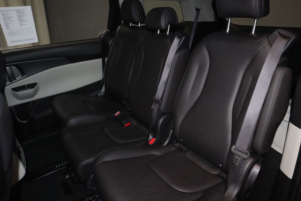 Used 2024 Kia Carnival LX FWD image 20