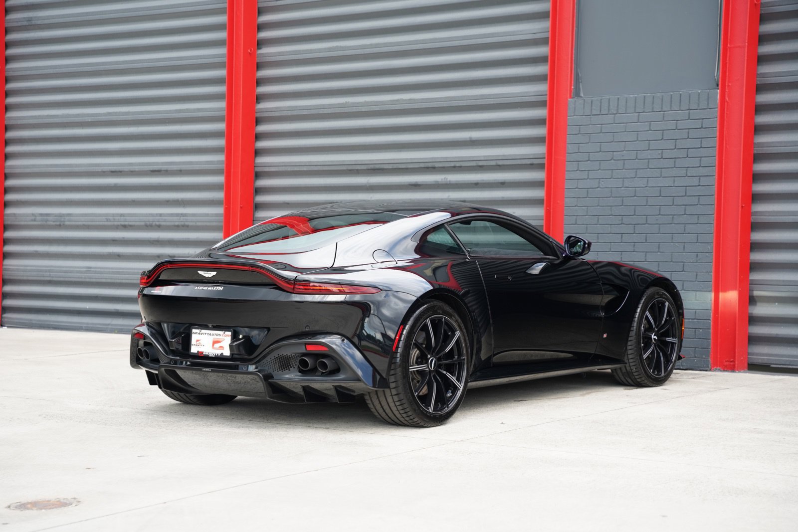 Used 2019 Aston Martin V8 Vantage Coupe RWD image 11