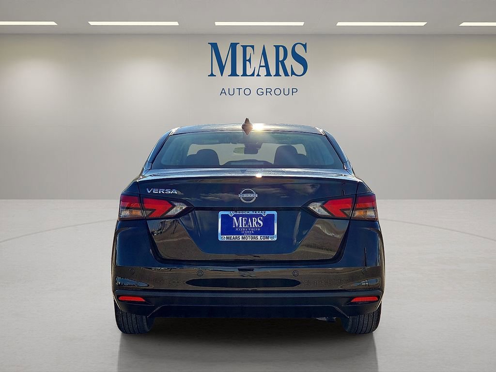 Used 2025 Nissan Versa SV image 4