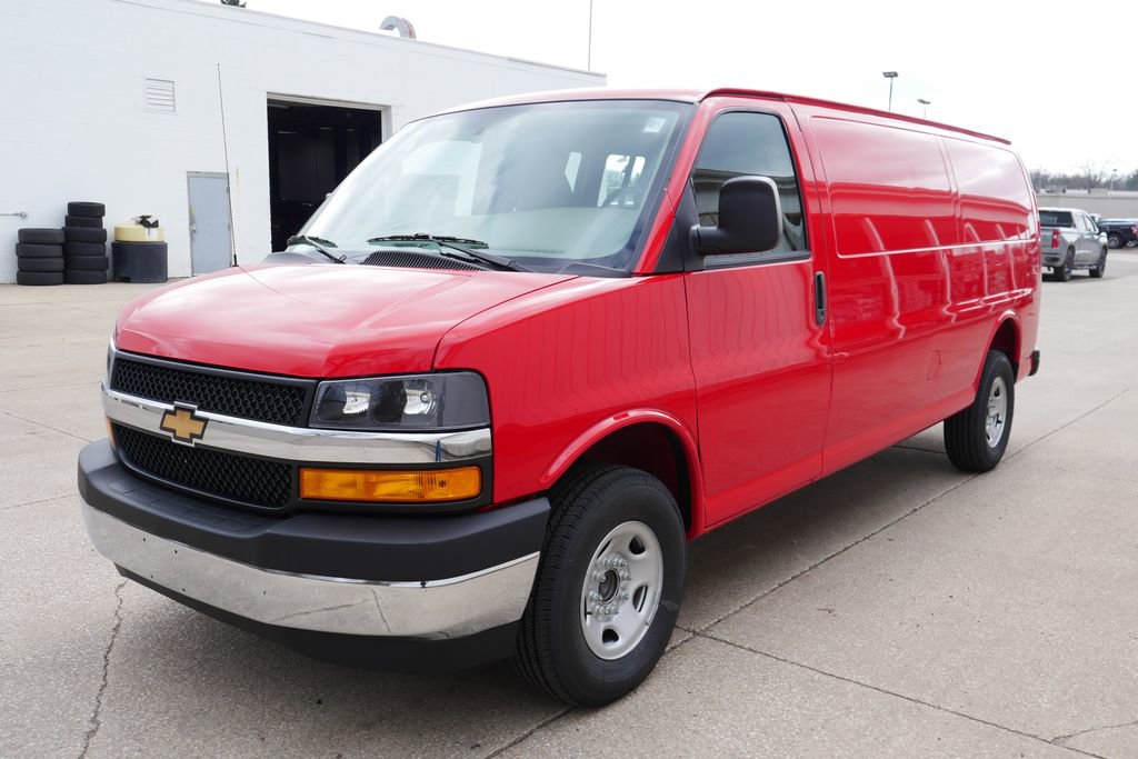 New 2026 Chevrolet Express 3500 Extended image 4
