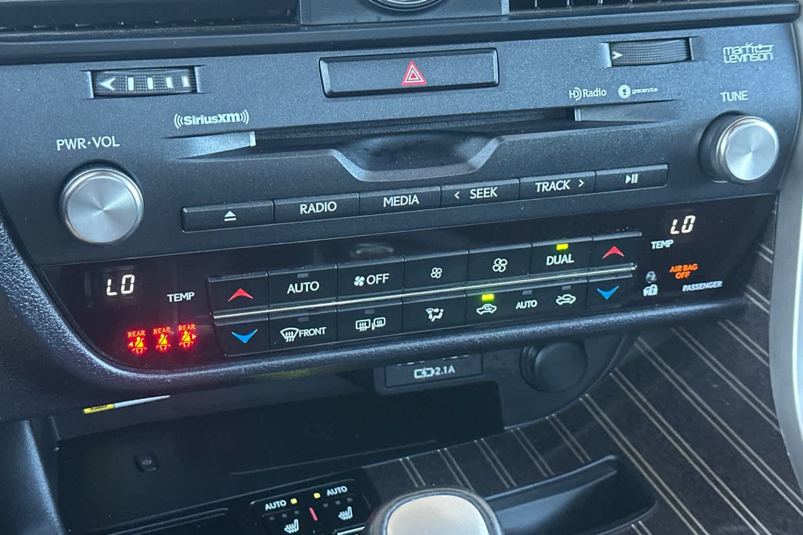 Used 2022 Lexus RX 450h AWD w/ Luxury Package image 21