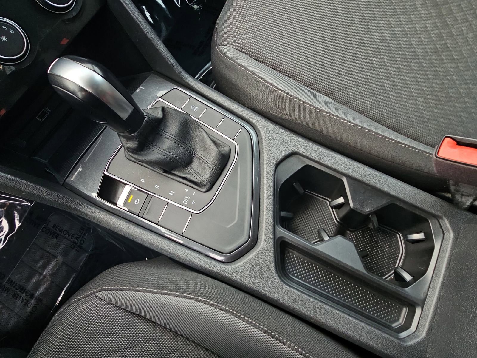 Used 2018 Volkswagen Tiguan S w/ Front Fog Lights Package image 31