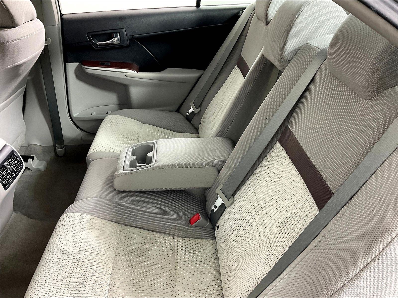 Used 2014 Toyota Camry XLE FWD image 38