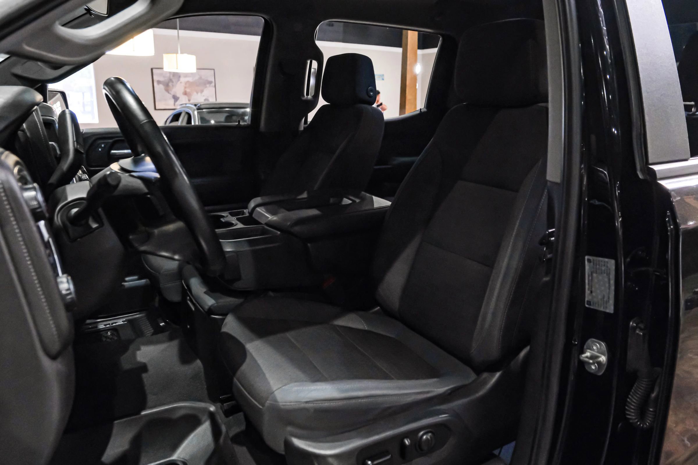 Used 2019 Chevrolet Silverado 1500 LT w/ All-Star Edition image 4