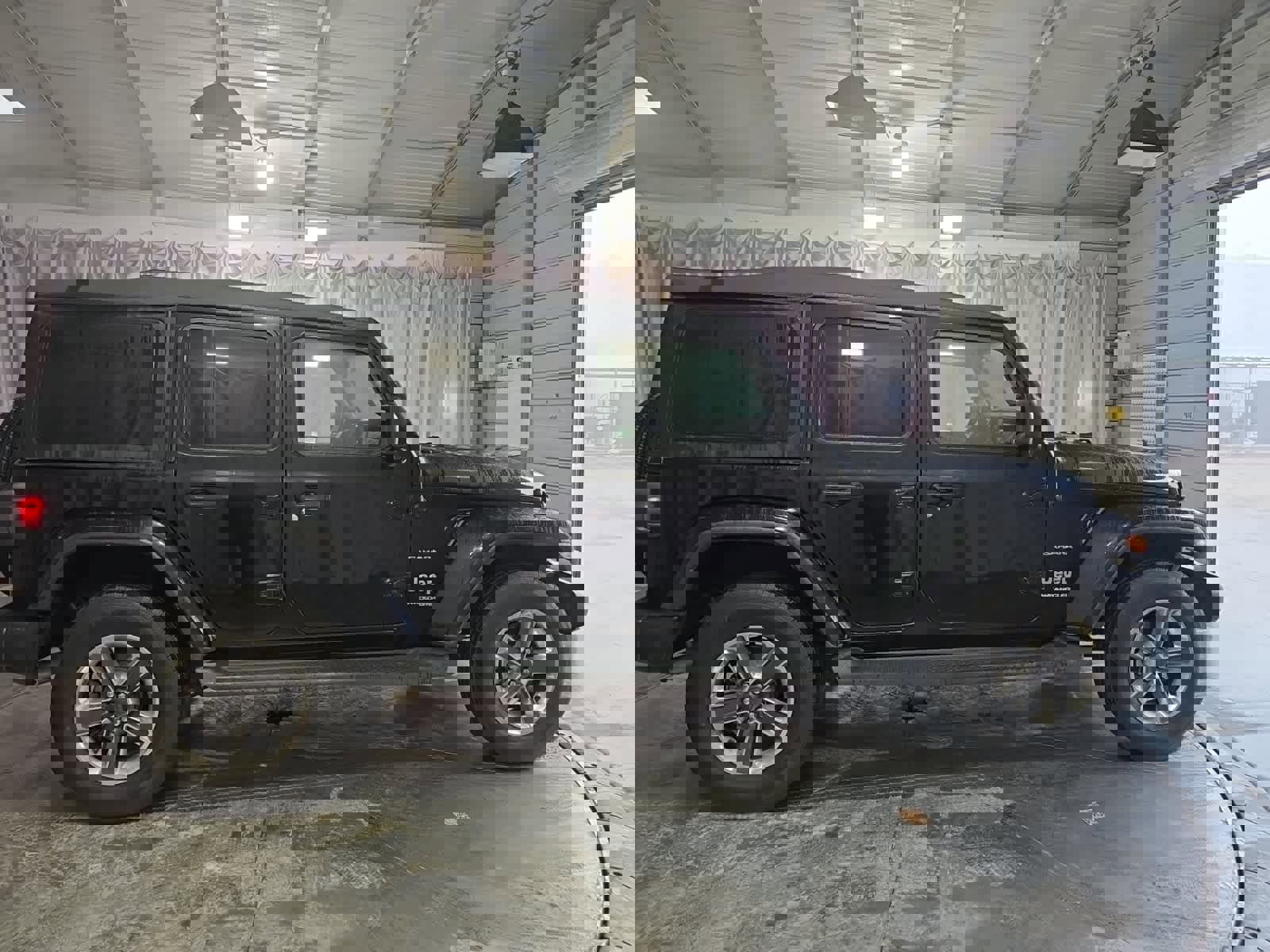 Used 2022 Jeep Wrangler Unlimited Sahara image 6