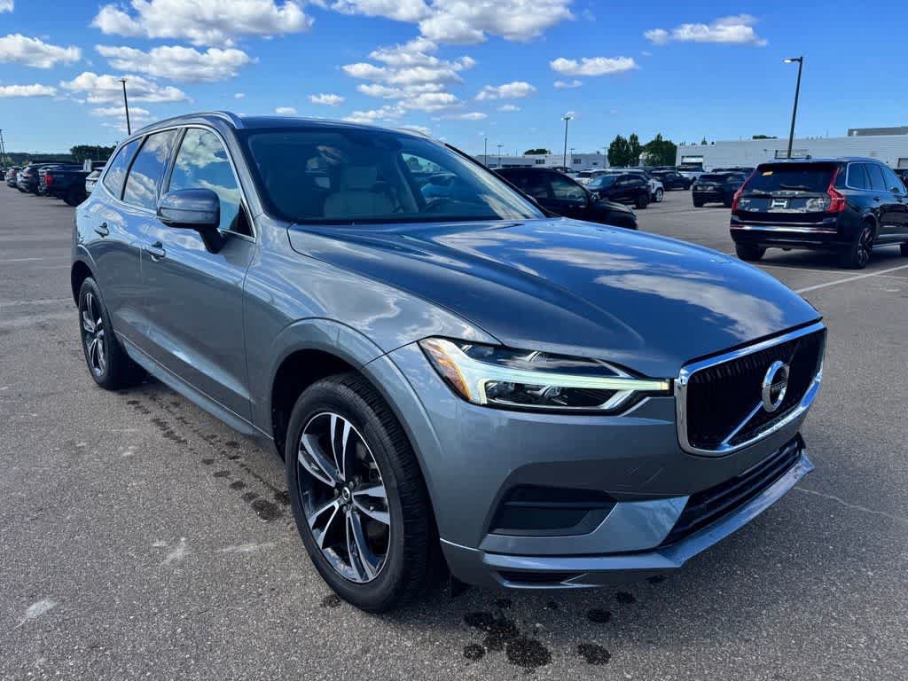 Used 2020 Volvo XC60 T5 Momentum w/ Protection Package Premier AWD/4WD image 3