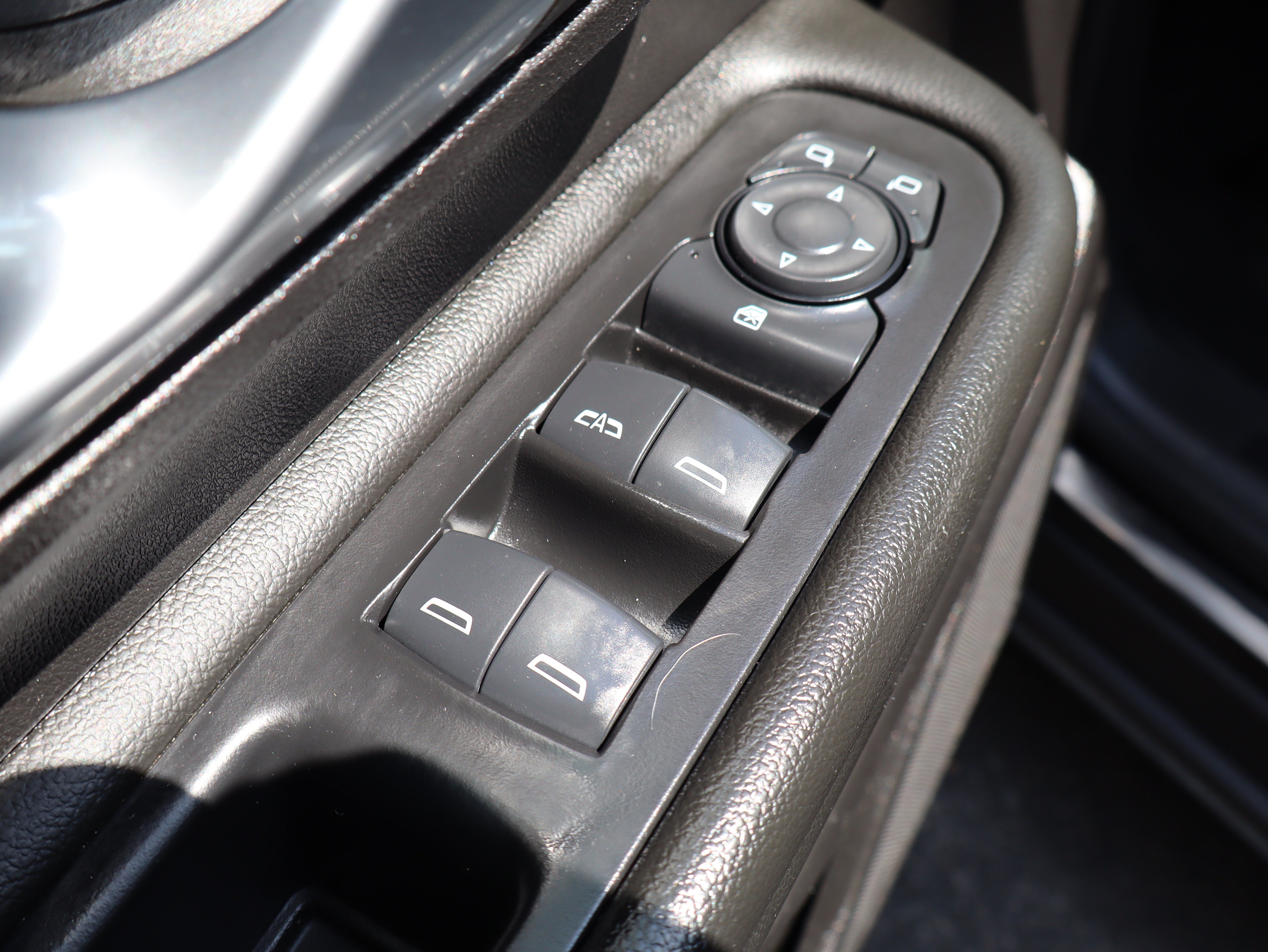 Used 2024 GMC Terrain SLT AWD/4WD image 20