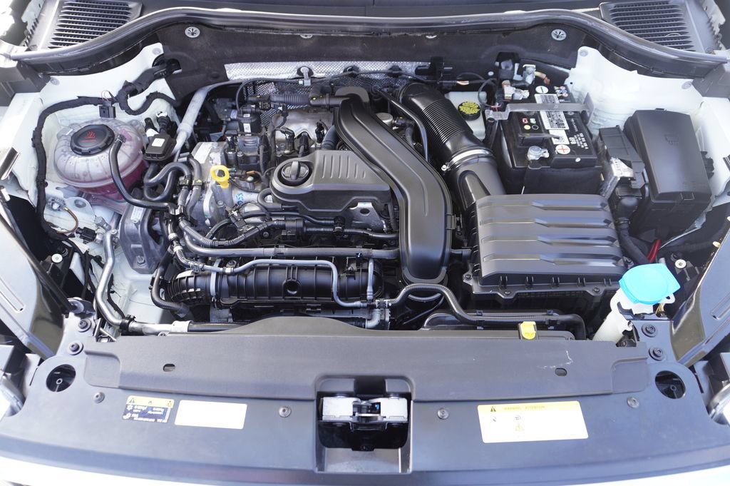 Used 2022 Volkswagen Taos SE FWD image 24