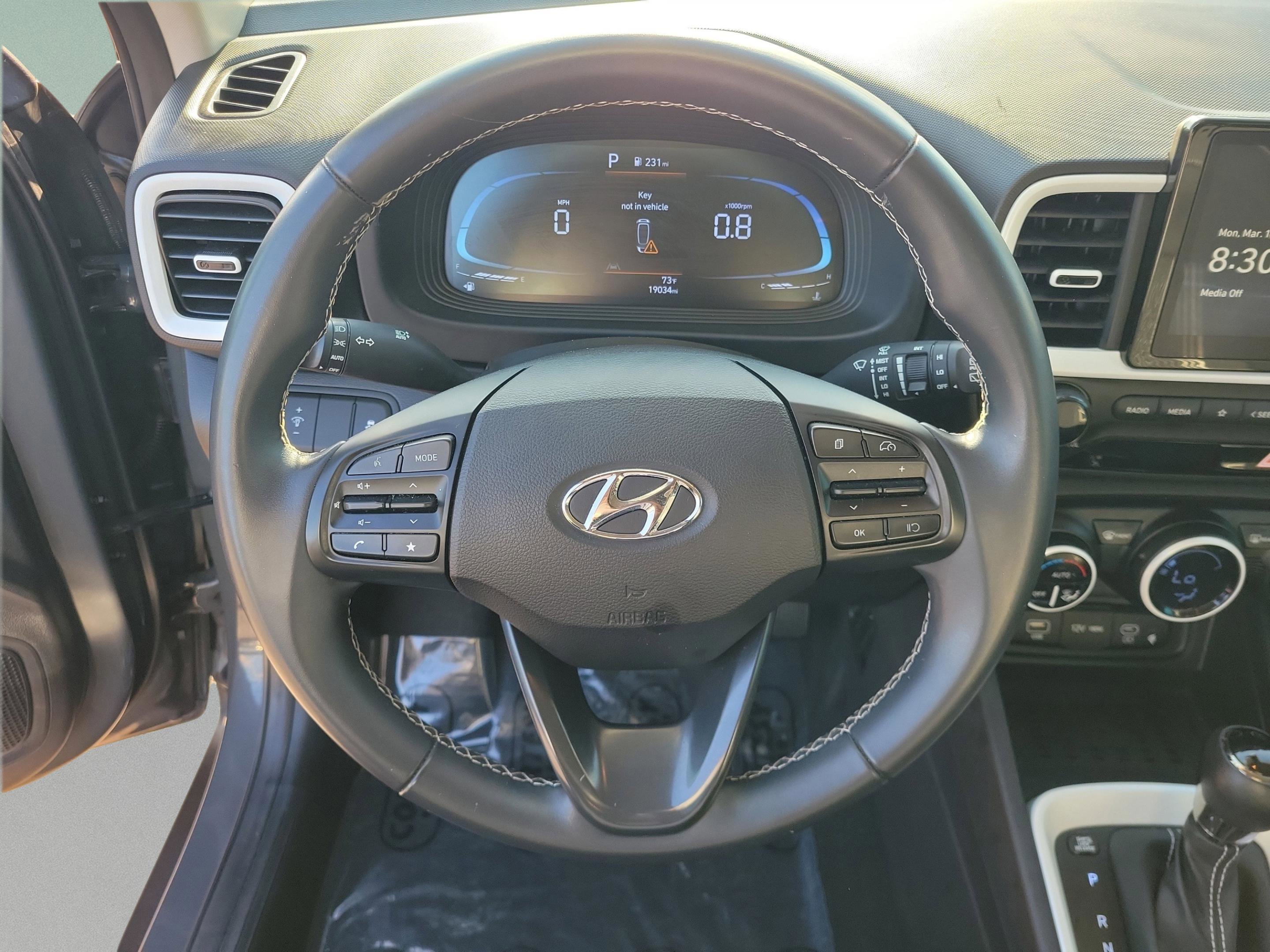 Certified 2024 Hyundai Venue Limited image 21