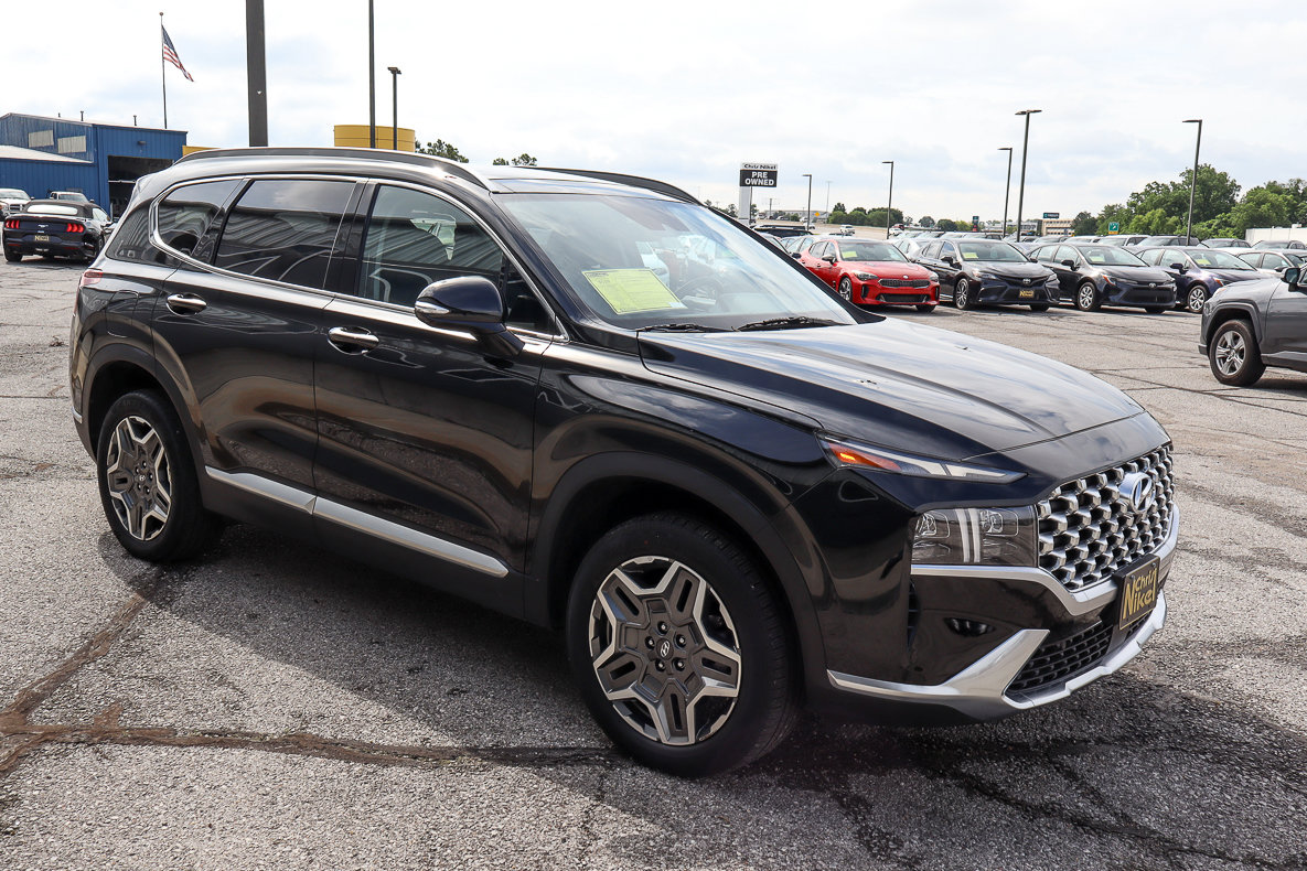 Used 2023 Hyundai Santa Fe Limited image 3