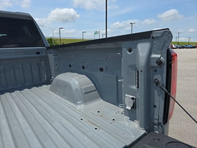 Used 2024 GMC Sierra 1500 Pro w/ Graphite Edition AWD/4WD image 18