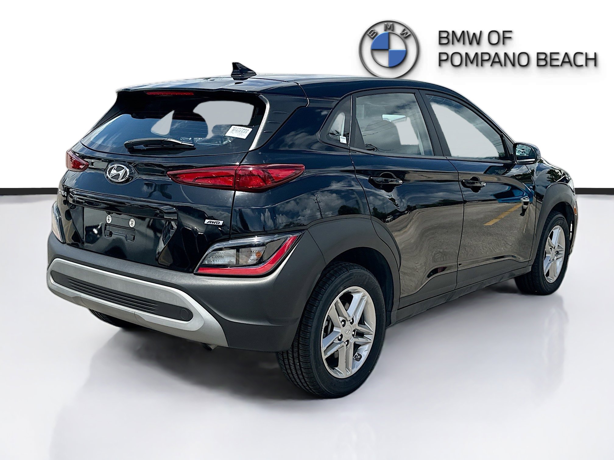 Used 2023 Hyundai Kona SE image 7