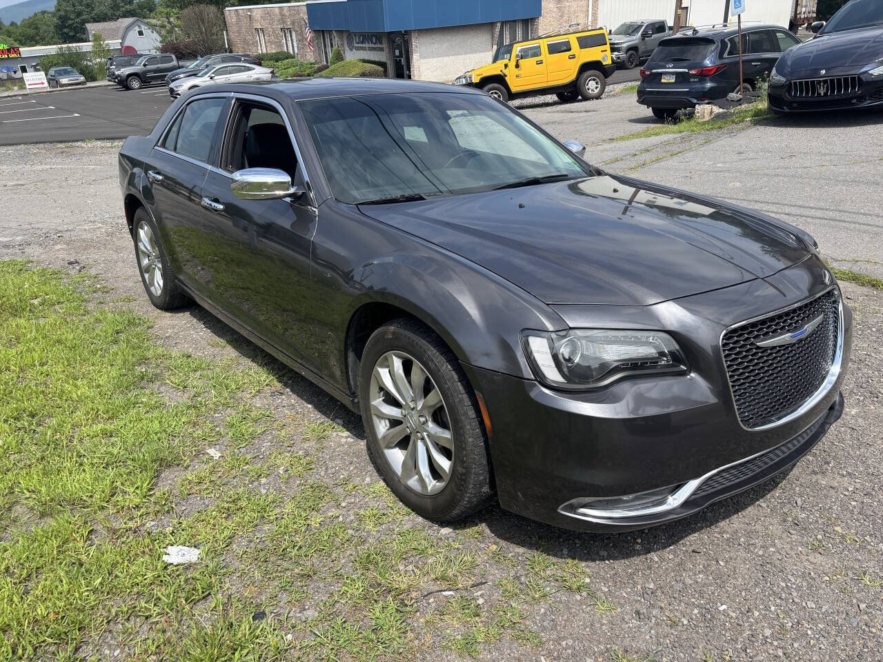 Used 2019 Chrysler 300 Limited AWD/4WD image 1