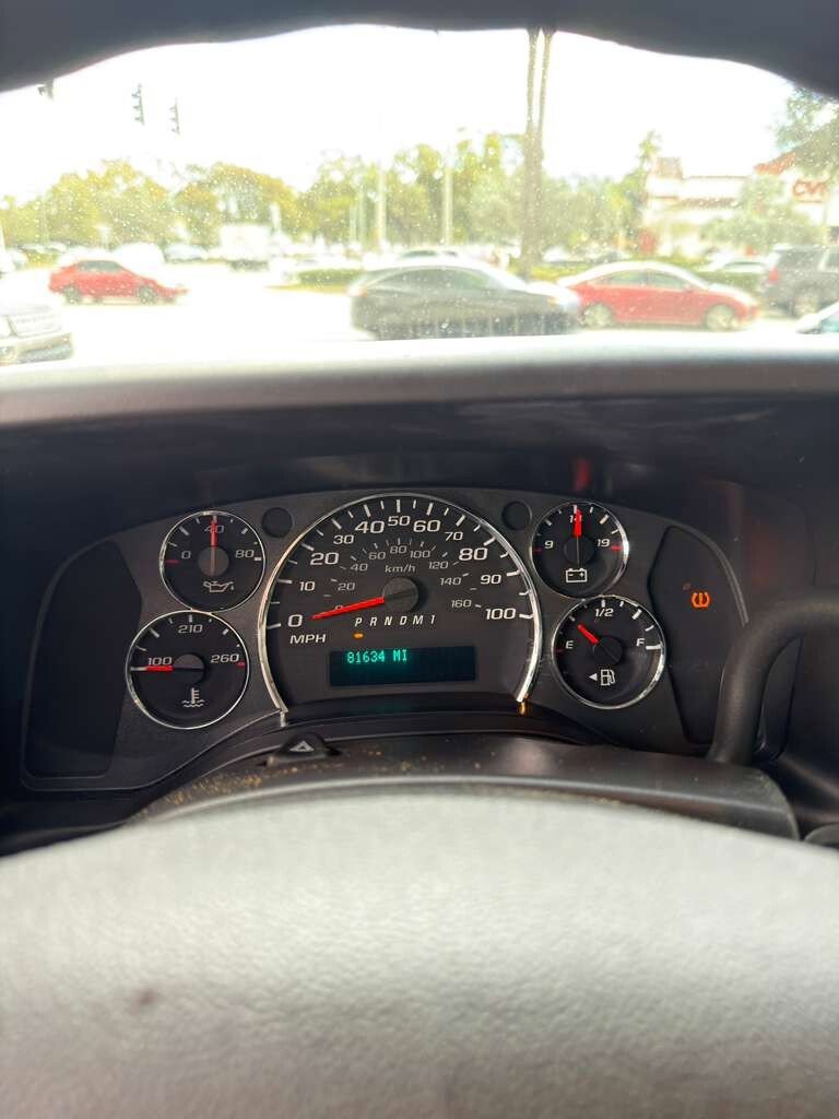 Used 2011 Chevrolet Express 2500 image 13