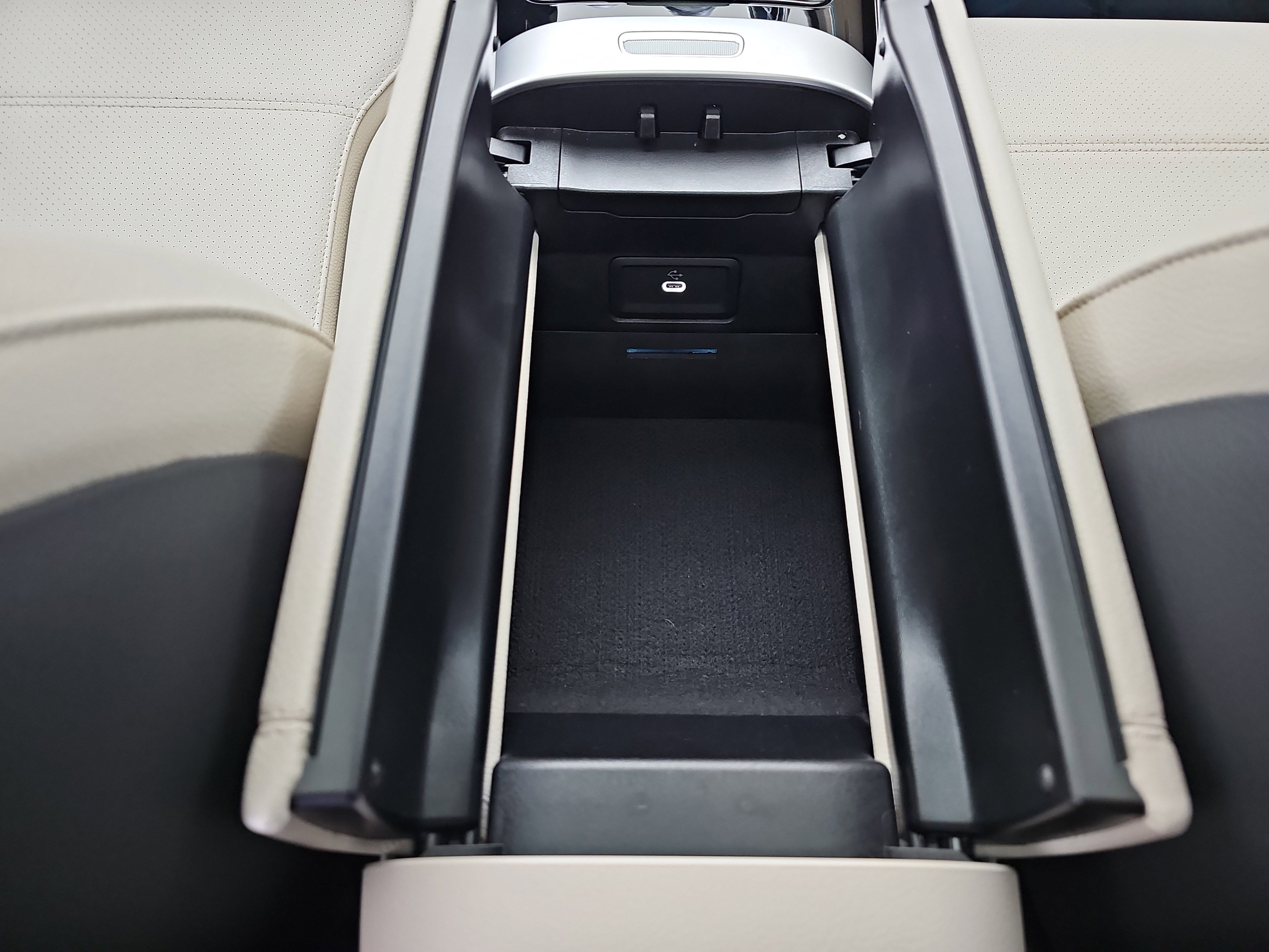 Used 2025 Mercedes-Benz C 300 4MATIC Sedan image 30