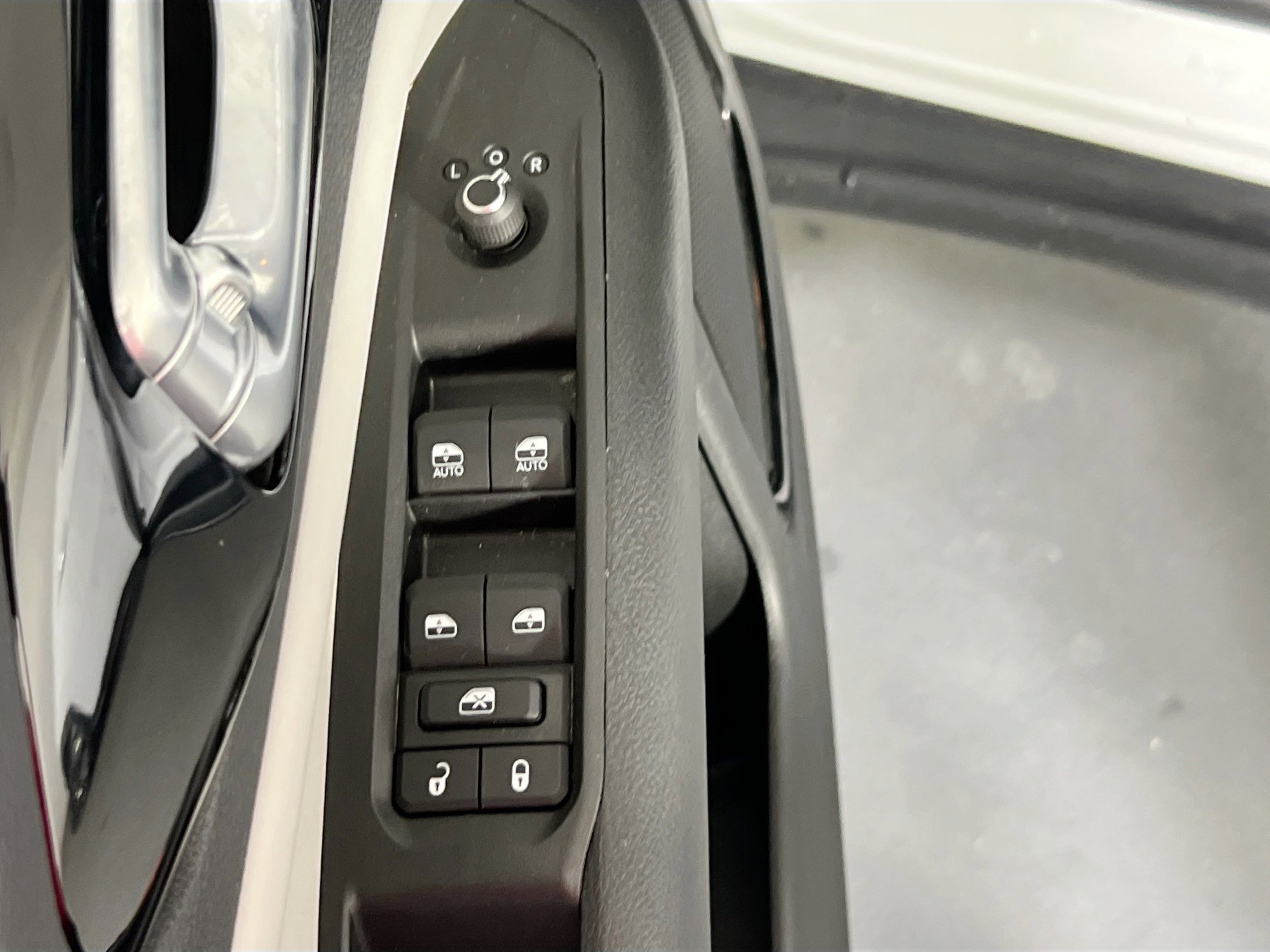 Used 2022 Jeep Compass Limited image 17