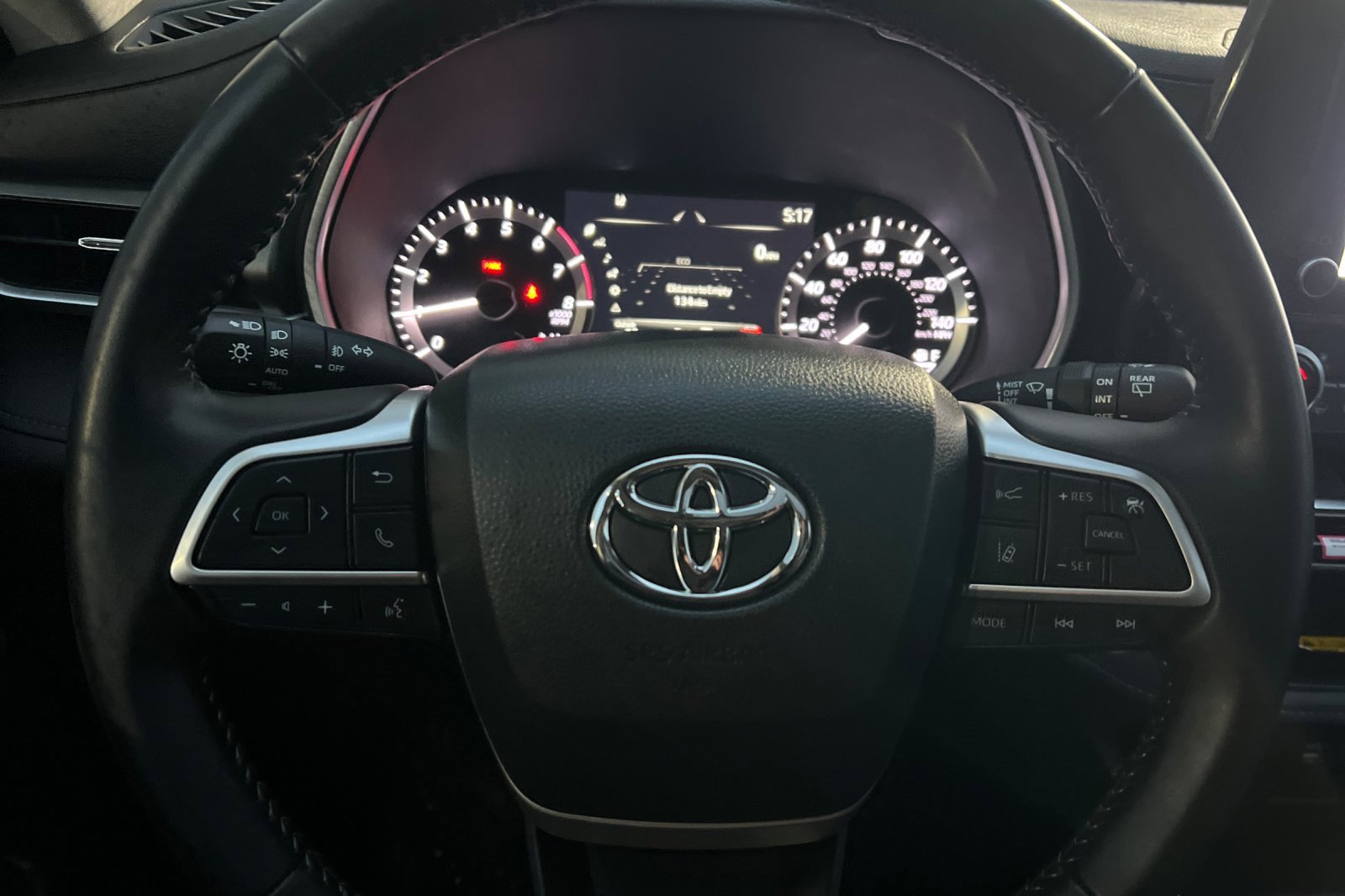 Used 2024 Toyota Highlander XLE image 21