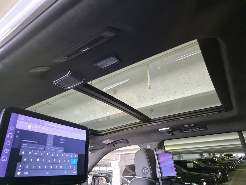 New 2026 Cadillac Escalade Platinum Sport AWD/4WD image 11