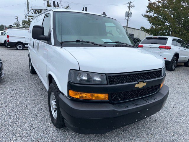 Used 2025 Chevrolet Express 2500 w/ Driver Convenience Package RWD image 4
