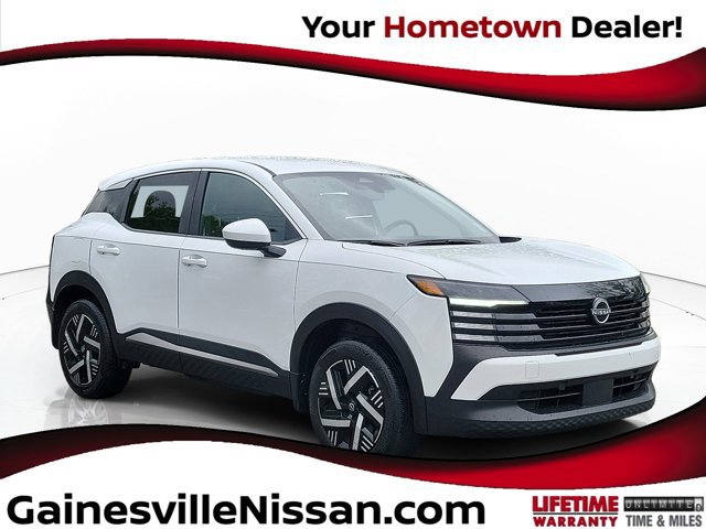 Used 2025 Nissan Kicks SV FWD image 1