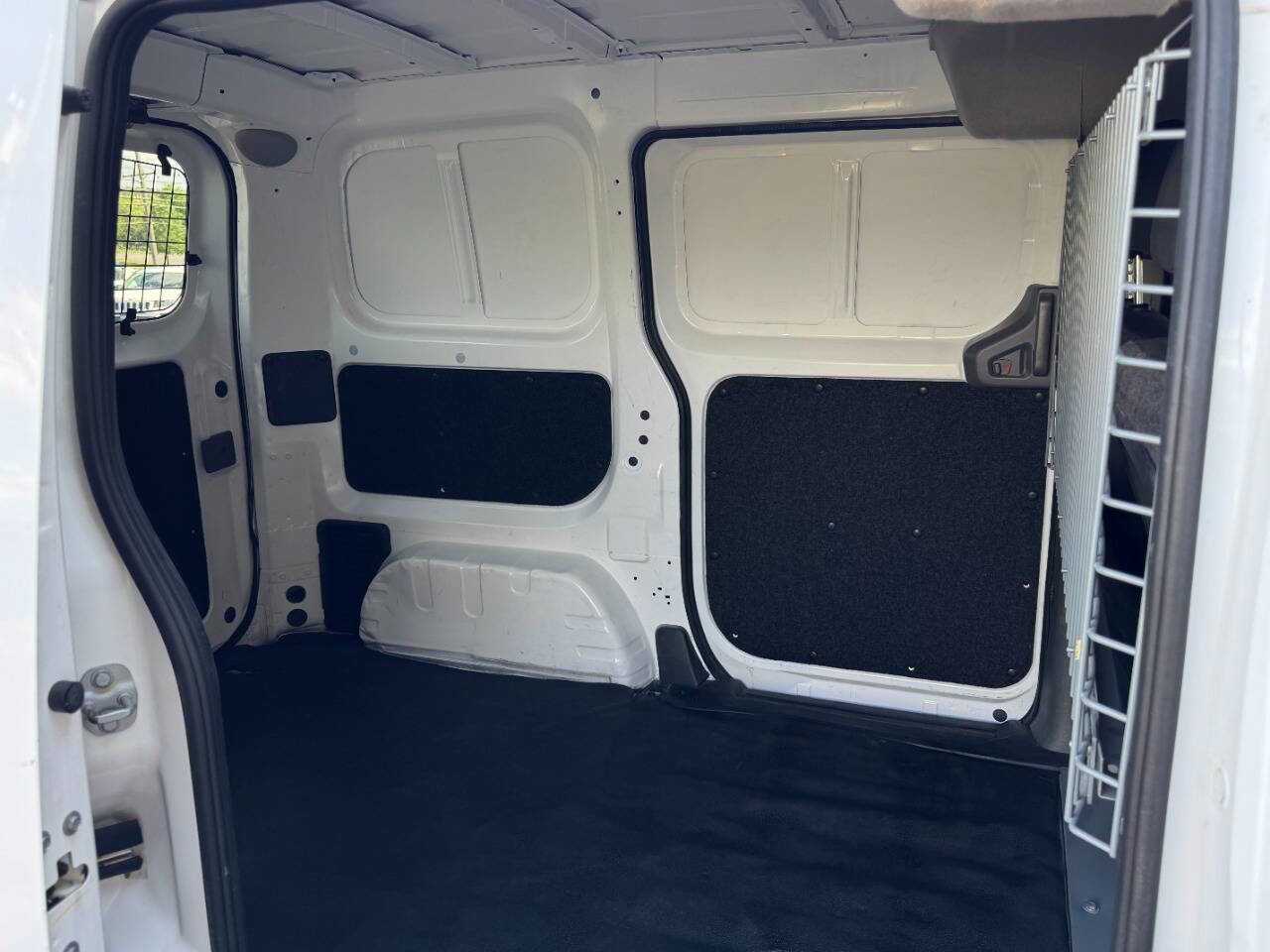 Used 2019 Nissan NV200 S image 28