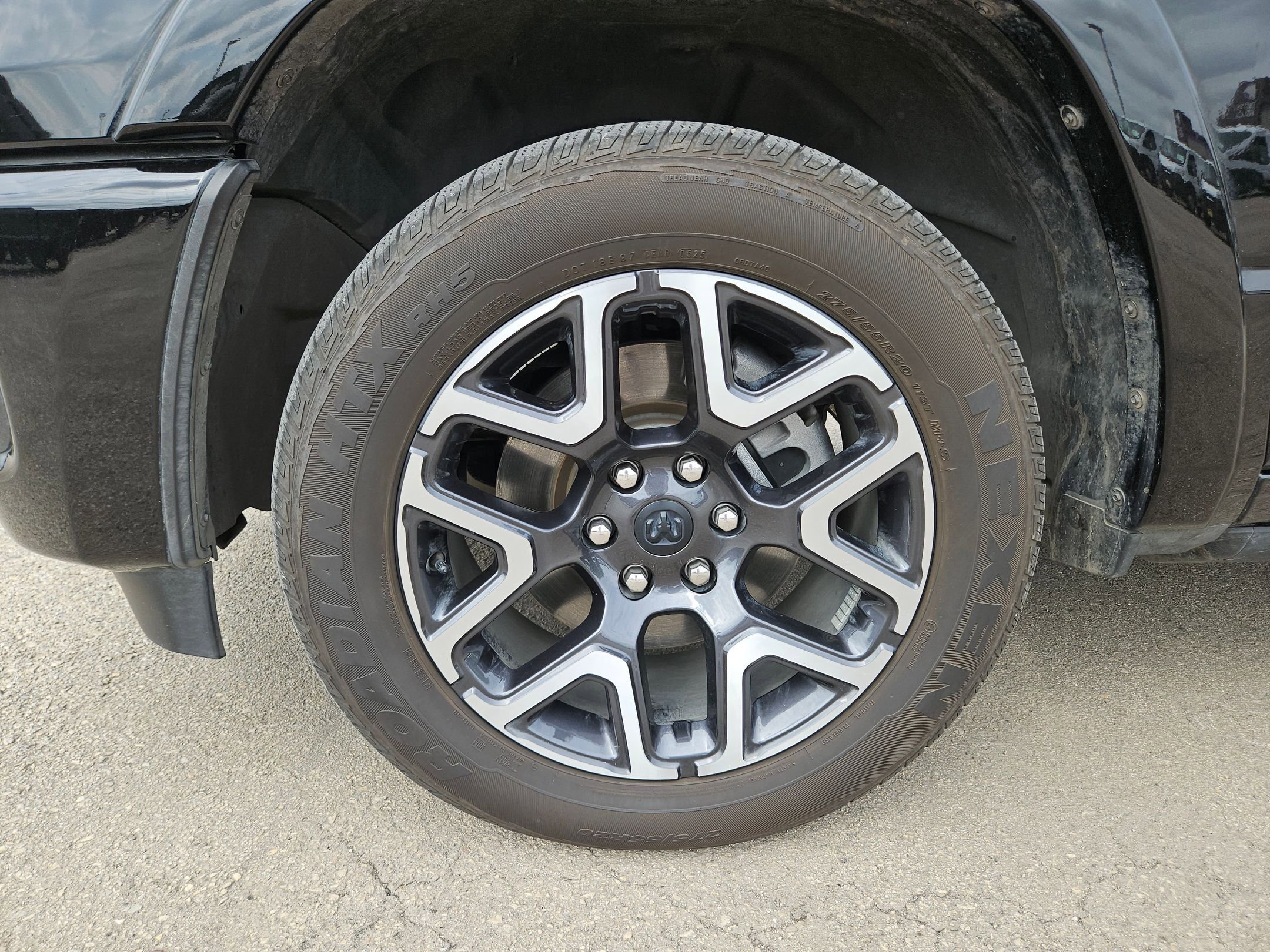 Used 2026 RAM 1500 Laramie AWD/4WD image 31