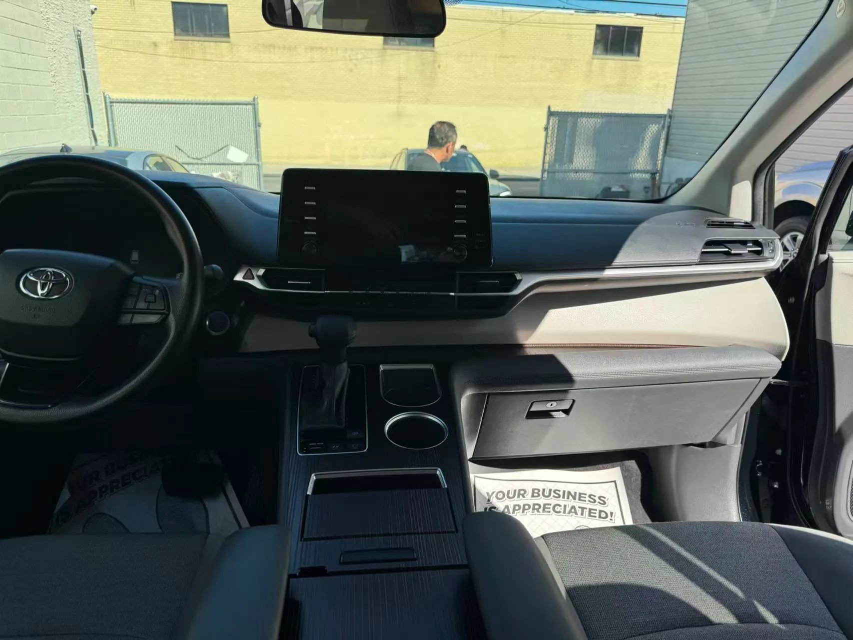 Used 2024 Toyota Sienna LE image 17