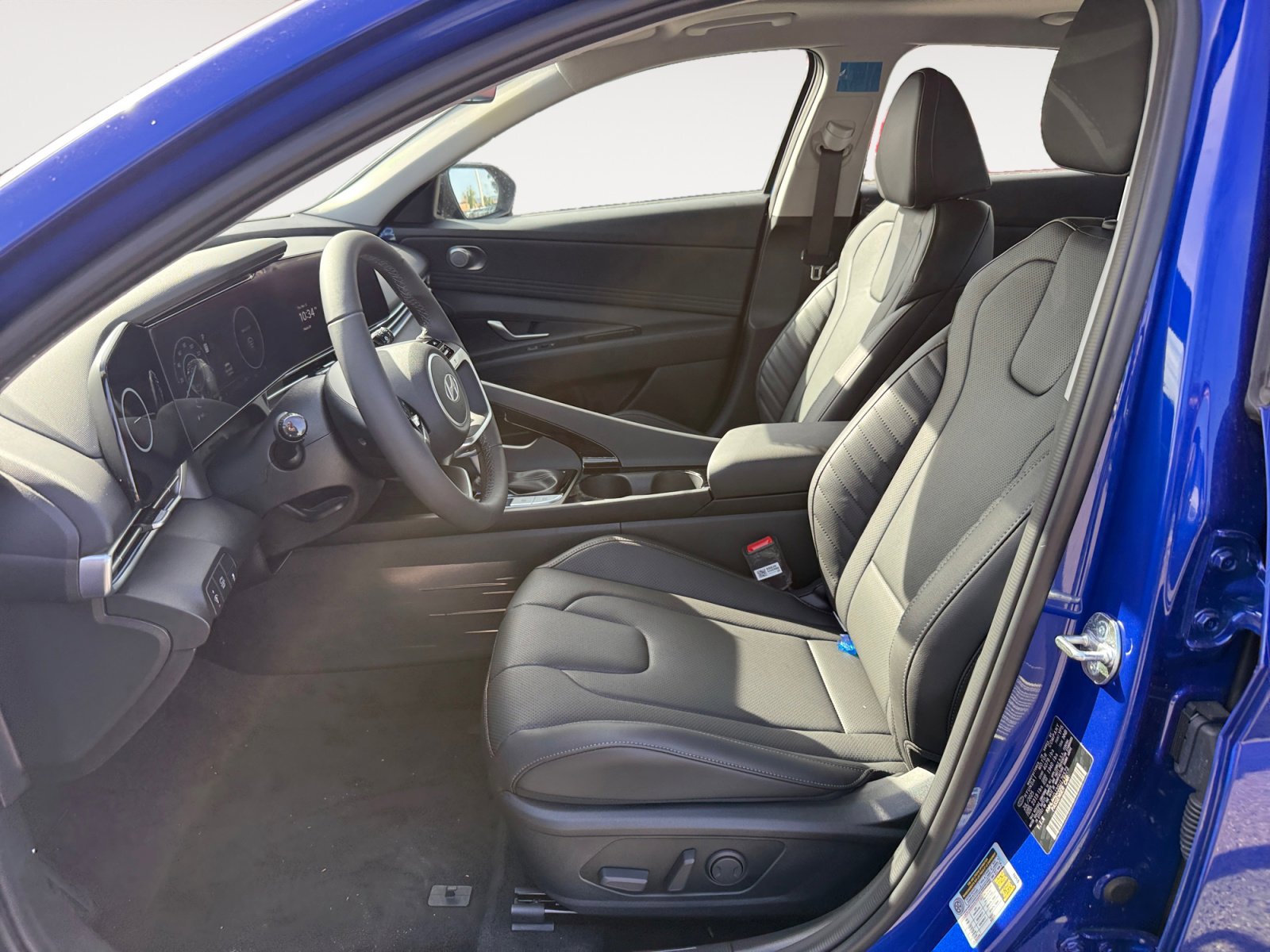 New 2025 Hyundai Elantra Limited image 10