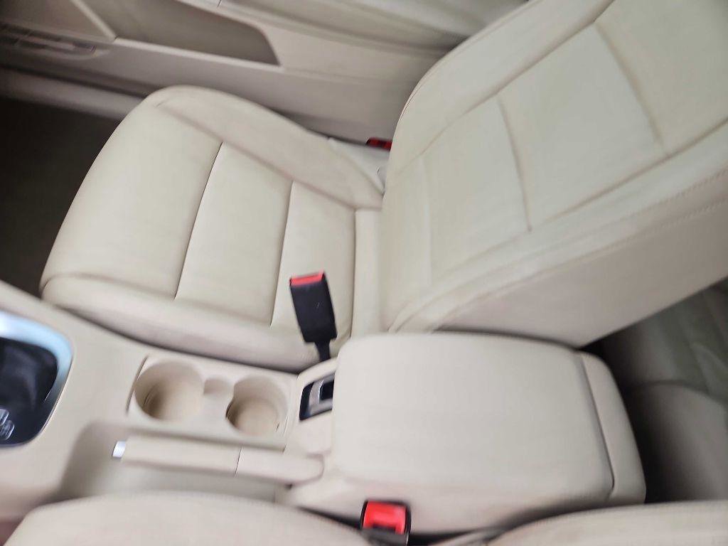 Used 2012 Volkswagen Eos Lux FWD image 14