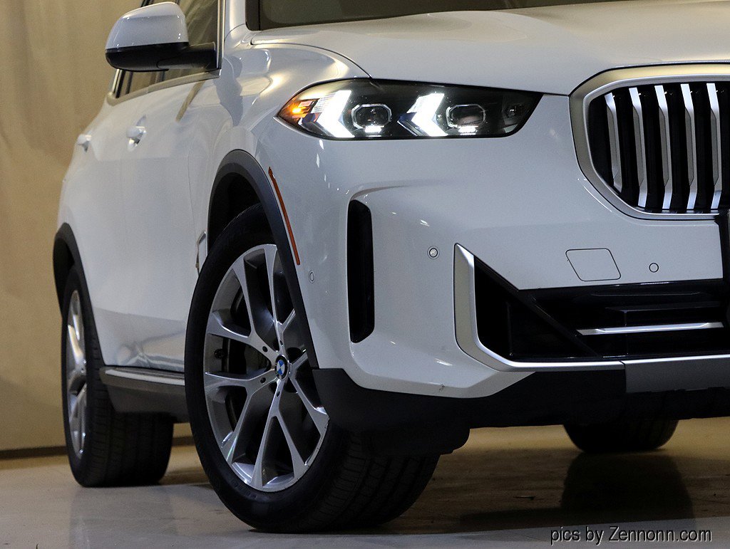 Used 2026 BMW X5 xDrive50e w/ Climate Comfort Package image 4