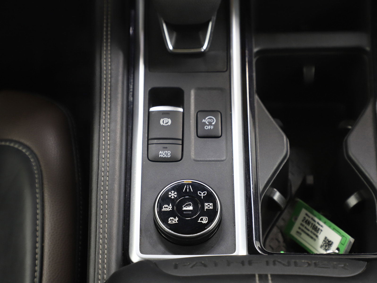 Used 2022 Nissan Pathfinder Platinum w/ Cargo Package image 21