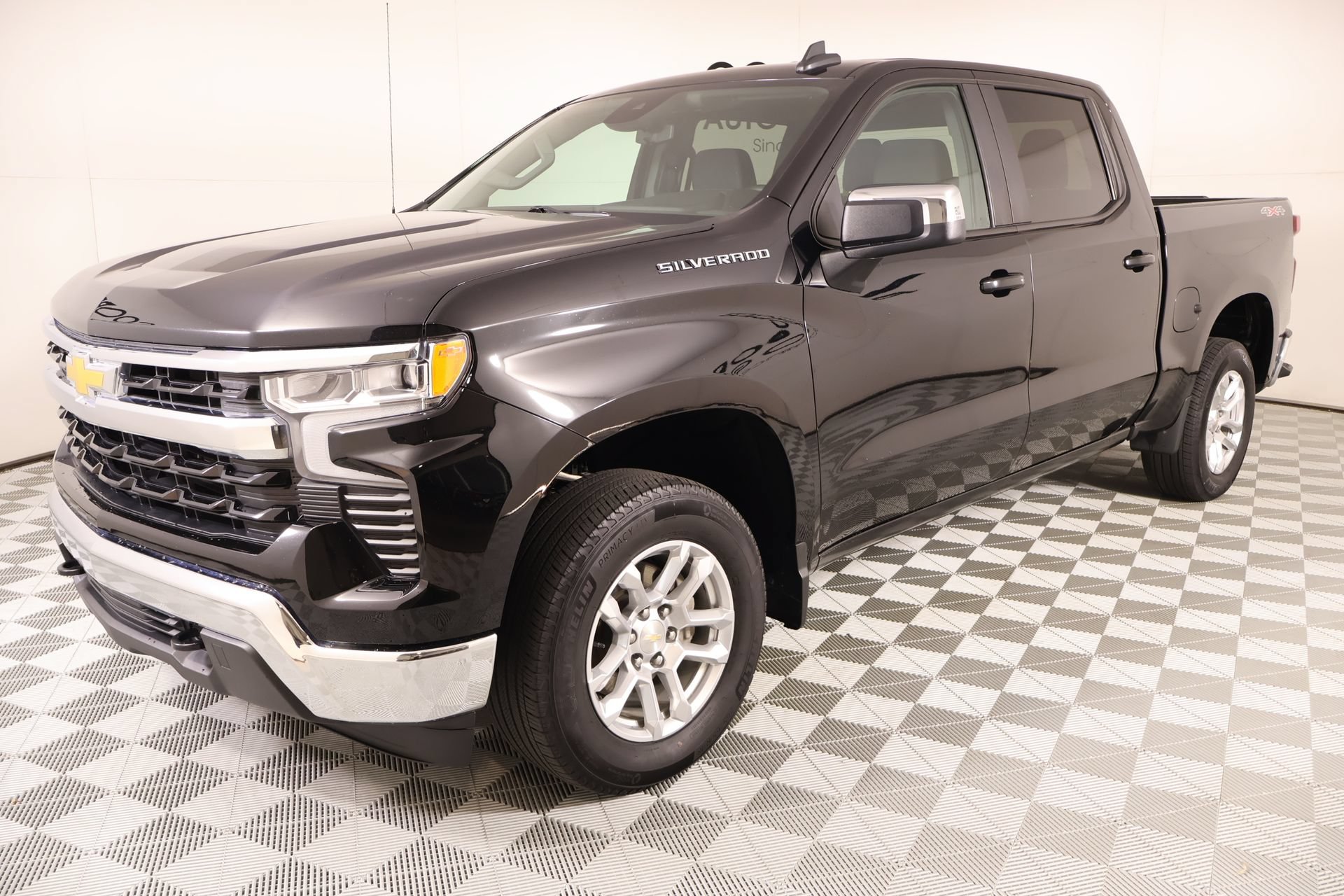 Used 2023 Chevrolet Silverado 1500 LT AWD/4WD image 10