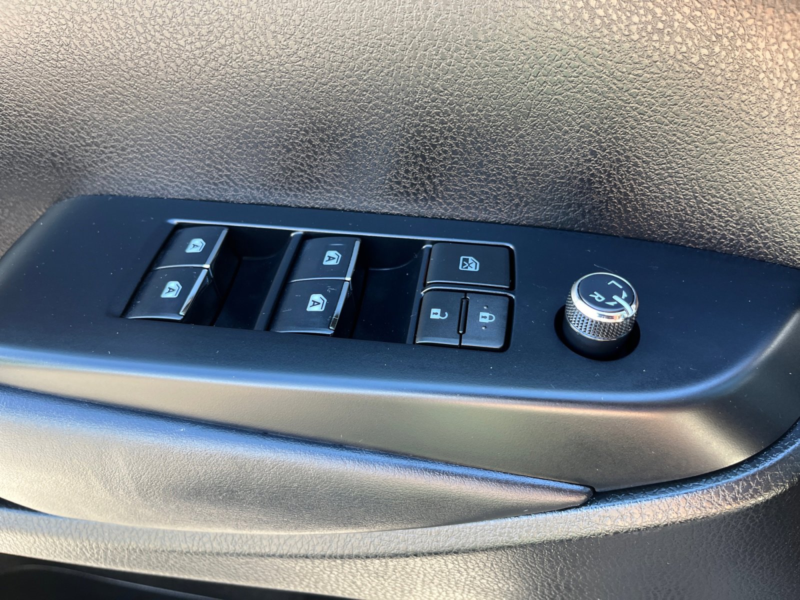 Used 2018 Toyota Highlander Limited Platinum image 16