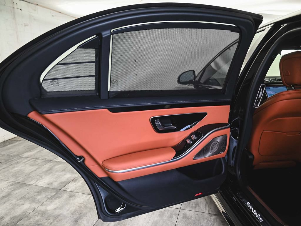 Used 2023 Mercedes-Benz S 500 4MATIC w/ AMG Line image 11
