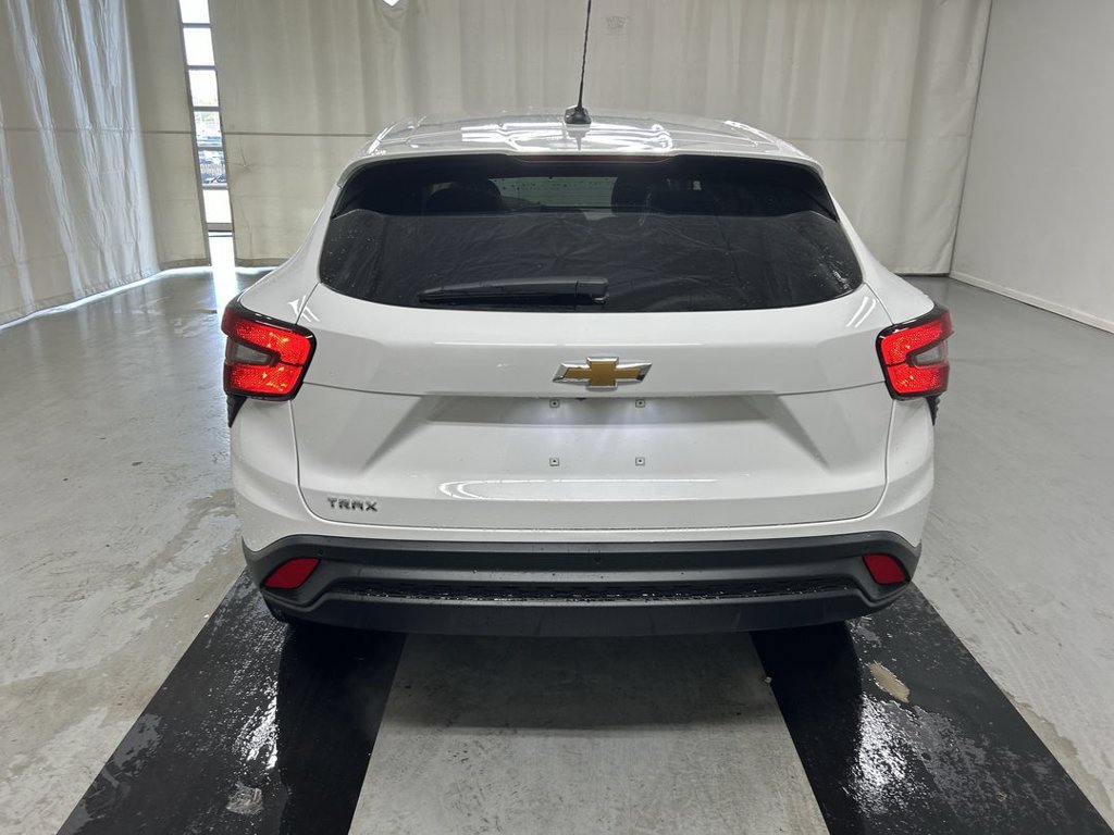 New 2026 Chevrolet Trax LS w/ LS Convenience Package FWD image 8