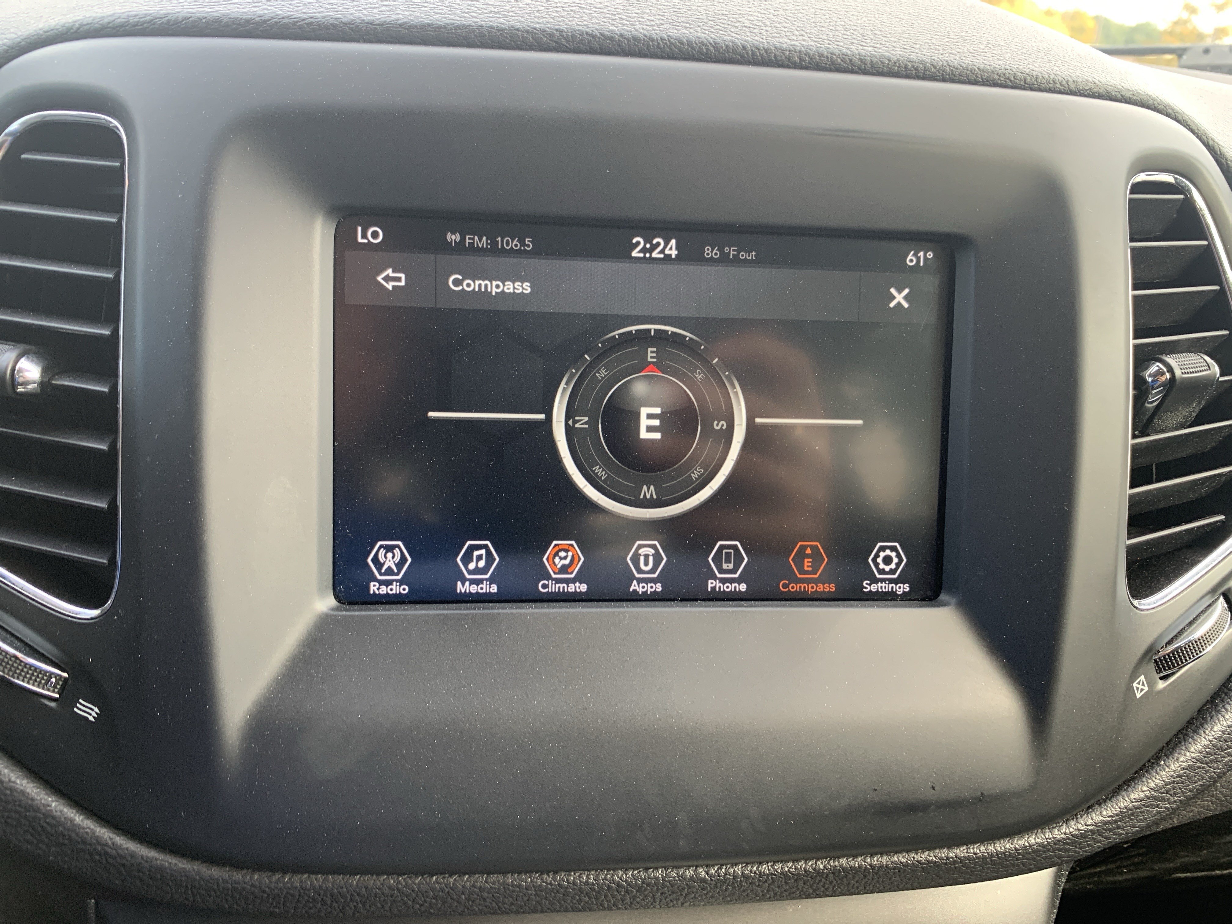 Used 2020 Jeep Compass Latitude AWD/4WD image 24