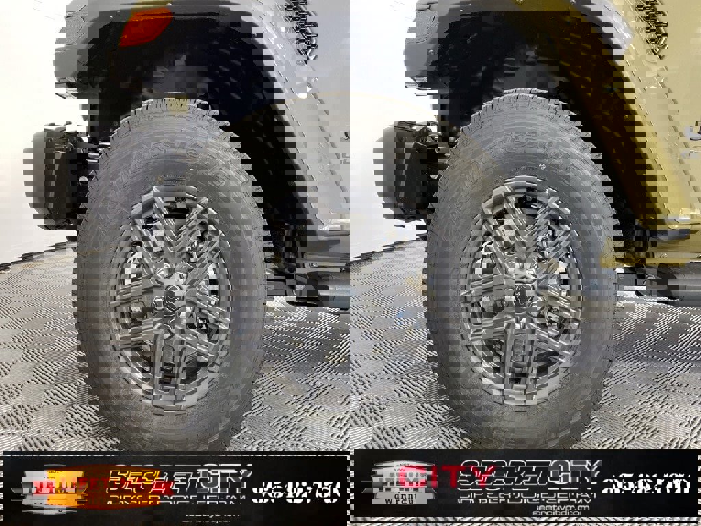 New 2025 Jeep Gladiator Sport image 9