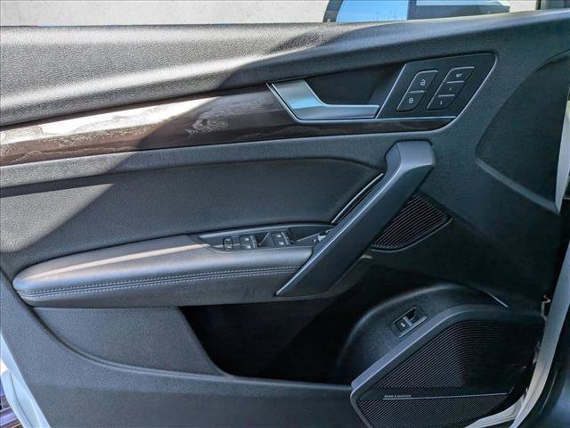 Used 2020 Audi Q5 Prestige w/ Prestige Package image 11