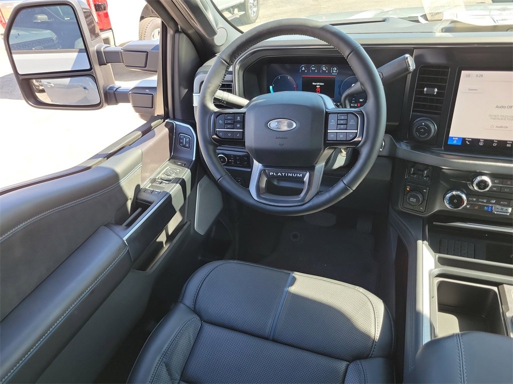 New 2026 Ford F350 4x4 Crew Cab DRW Super Duty image 15